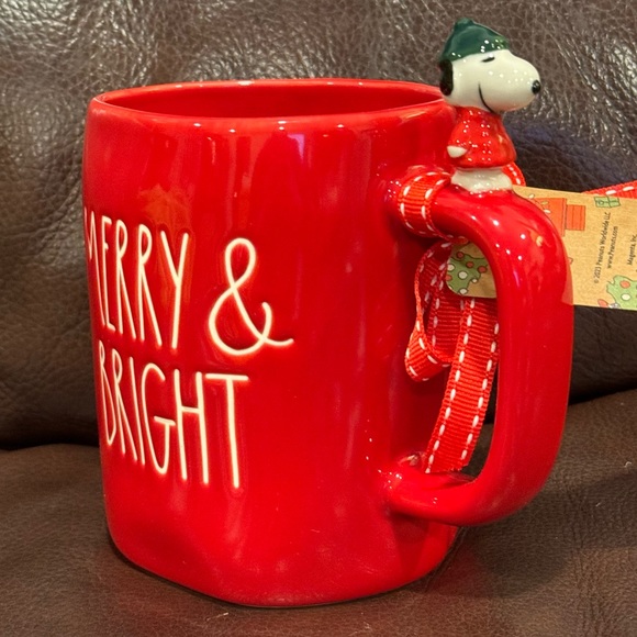 MERRY & BRIGHT Snoopy Figural Christmas Mug - Rae Dunn Peanuts Collection - Picture 4 of 12